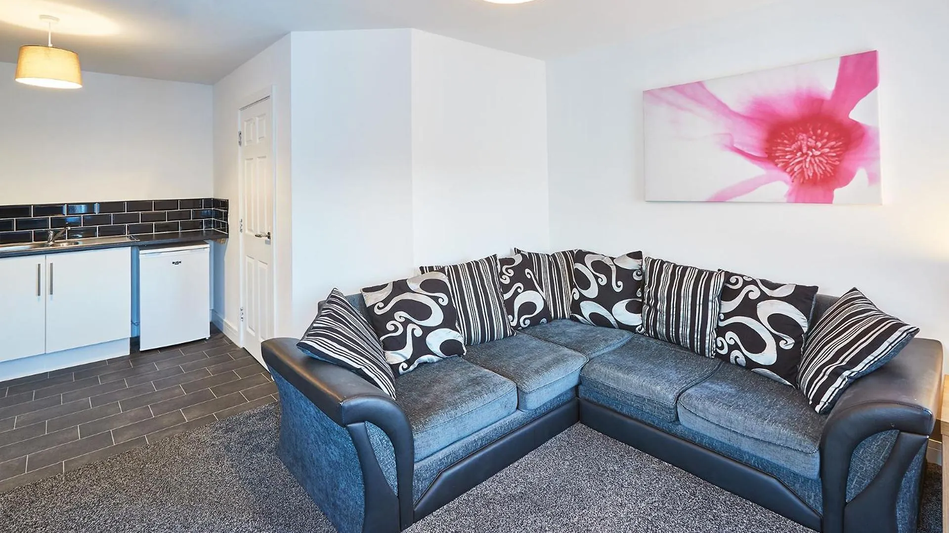 House One In Skinningrove 레드카
